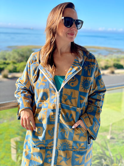 women wear printed hooded towelling robe with zip pattern